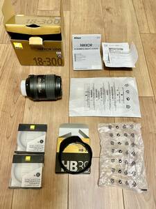 Nikon ニコン AF-S DX NIKKOR 18-300mm f/3.5-6.3G ED VR 純正フード 純正NCフィルター付属 ズームレンズ ジャンク扱い