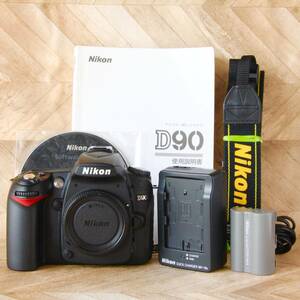 Nikon ニコン デジタル一眼レフ D90（電池パック、充電器、取説付き）