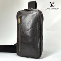 1円【極美品】LOUIS VUITTON ルイヴィトン ユタ スィウ ボディバッグ ショルダーバッグ 斜めがけ M92535 レザー ブラウン 焦げ茶 メンズ_画像1