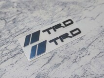 TRD メッキ調ステッカー 2P■プリウス クラウン ハリアー アルファード アクア ヤリス カローラクロス ライズ RAV4 86 C-HR bB プラド_画像3