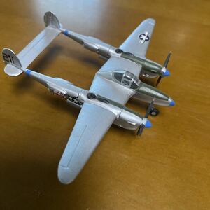 アリイ1:144 P-38 ライトニング プラモデル 完成品