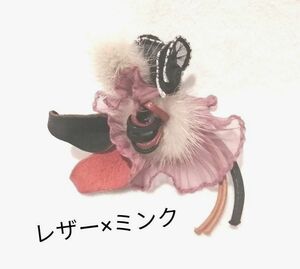 リアルレザー×ミンク デザインコサージュ ファー ブローチ 