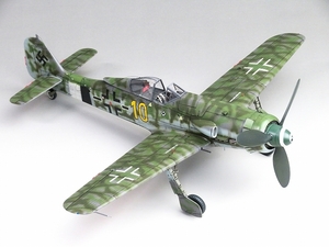 （完成品）1/48　フォッケウルフ　Fw190　D-13/R-11