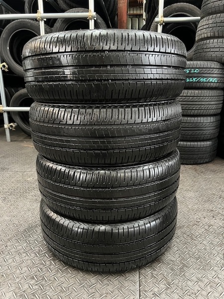 215/50R17 BRIDGESTONE ECOPIA NH200RV　2022年製　4本　40,000円　京都から