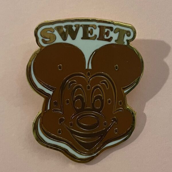 Disney land ミッキー スイーツ ピンバッジ