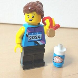 レゴ 陸上女子 ミニフィグ【LEGO正規品使用・アレンジ】新品同様 #部活 短距離走者 スプリンター 駅伝 マラソン ランナー