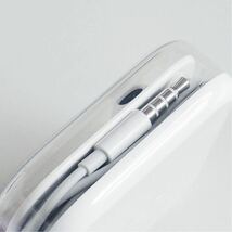 〈即決〉Apple アップル EarPods with 3.5 mm Headphone Plug イヤホン ［ゆうパケット発送対応］_画像3