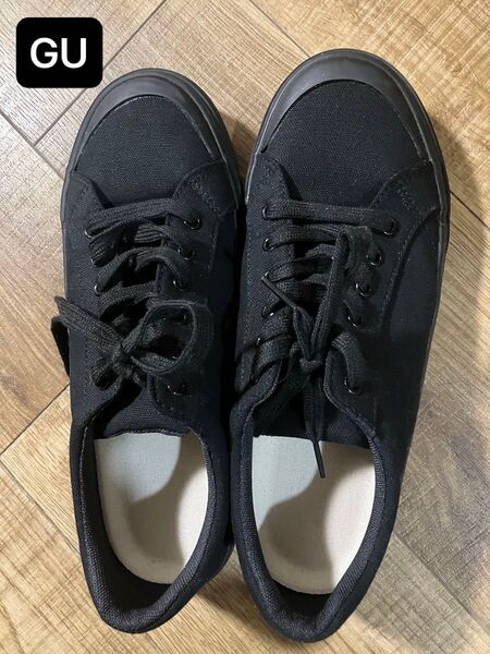 (美品)GU メンズスリッポンキャンパス 26センチ