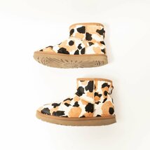 UGG アグ クラッシック カウプリント ショートブーツ 24cm EU38 ホワイト ブラック 茶系 総柄 S/N 1123353 Classic Mini Cow Print ボア 冬_画像5