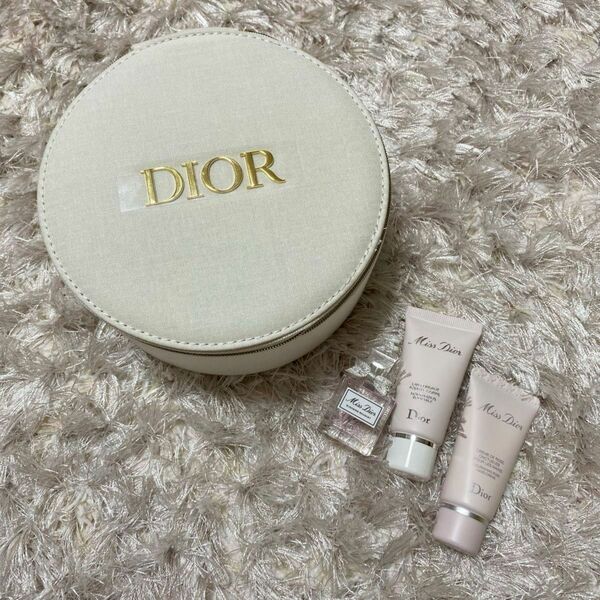 ディオール Dior バニティポーチ　香水　ボディミルク　ハンドクリーム　ギフト