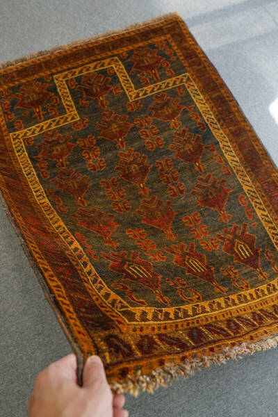 112×83cm【バルーチ トライバルラグ】手織りペルシャ絨毯