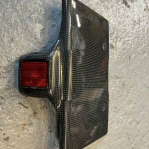 カーボン製 ナンバープレートカバー スラクストン AAA SR400 テールランプ テールレンズ LED リフレクター 反射板 車検 ドゥカティの画像4