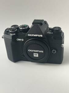 OLYMPUS OM-D E-M5 Mark III ボディ ブラック+おまけ付き