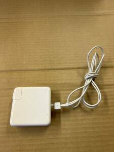 Apple 　85W MagSafe 2 Power Adapter 　Model： A1424 　 (9)