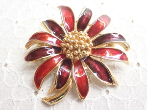 L009　ヴィンテージ ブローチ フラワーデザイン レッド エナメル アクセサリー Vintage brooch