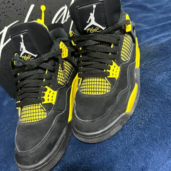 高騰中！　ナイキ スニーカー AIRJORDAN 4 RETRO"Thunder"