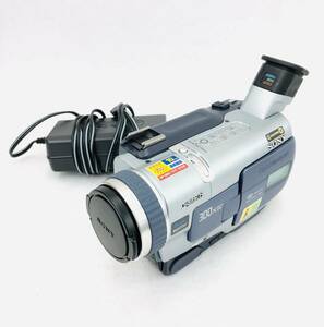 SONY DCR-TRV300 ビデオカメラ 通電ok バッテリー バッグ付き A2