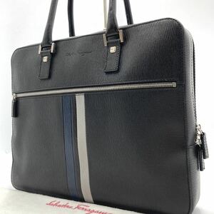 1円/美品/現行● フェラガモ Ferragamo ビジネスバッグ ブリーフケース トートバッグ 書類鞄 A4 PC収納 肩掛け ロゴ 型押し レザー