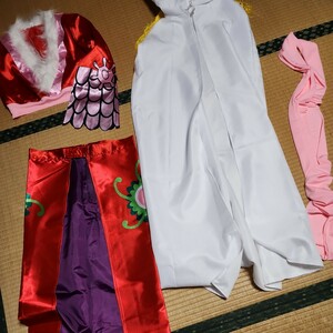 ワンピース ONE PIECE ハンコック Mサイズ　一円スタートコスプレ衣装　赤いなめらかな服です　ピンク腰巻きは柔らかい布