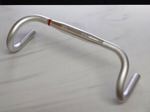 未使用 NITTO 日東 ニットー B105AA-SSB 31.8 420 シルバー フレアハンドル 自転車 ロードバイク 丸ハンドル シャロー