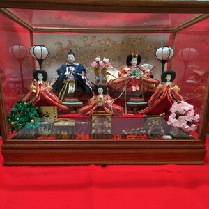 Art hand Auction g_t R788 Hina-Puppen in einer Glasvitrine, Hochwertige 12-Schicht-Puppen, Kyoto-Puppen, mit Spieluhr, Wie wäre es beispielsweise als Puppendeko für das Puppenfest, das Pfirsichfest, oder das Puppenfest, Jahreszeit, Jährliche Veranstaltung, Puppenfest, Hina-Puppe