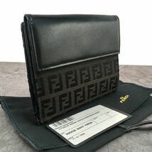 ☆送料無料☆ 極美品 FENDI Wホック財布 8M0030 ズッカ柄 186_画像1