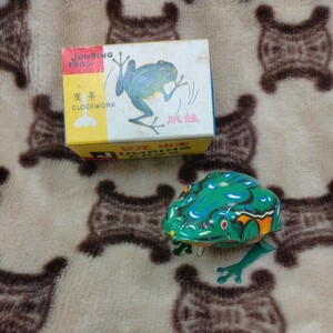  tin plate frog ..zen my box attaching approximately 7 centimeter beautiful goods 
