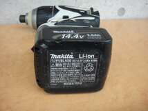 62212R【1円～】 マキタ 充電式 インパクトドライバ TP130D / バッテリ BL1430 DC14.4V / 7.2-18V用 急速充電器 DC18RA AC100V専用_画像6