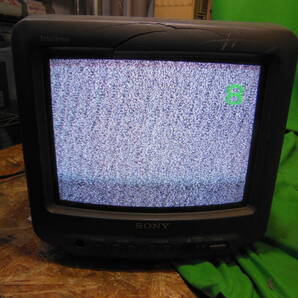 w240223-004A5 SONY Trinitron KV-10DS1 ブラウン管テレビ 95年 通電確認済 電源ケーブル付 ソニー ブラウン管 レトロゲーム トリニトロンの画像2