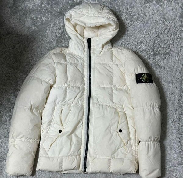 STONE ISLAND　ダウンジャケット　白　Ｍ