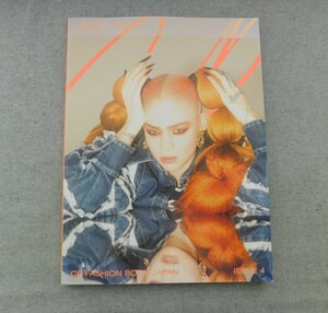 特2 53492 / CR FASHION BOOK JAPAN ISSUE GRIMES PWER ファッションブック 両開き 途中からページが反転しています