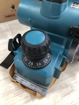 003☆未使用品☆マキタ makita 82mm充電式カンナ KP001GZ 40Vmax 本体のみ_画像5