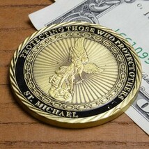 チャレンジコイン FBI 公式紋章 記念メダル Challenge Coin 記念コイン ミカエル像 亜鉛合金 彫刻 円形_画像4