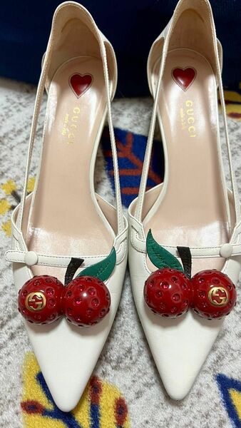 GUCCI さくらんぼパンプス　３７1/2