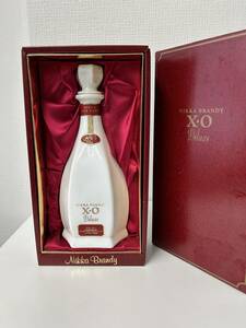 ニッカ ブランデーXO デラックス　白陶器 660ml 40％ 箱付　内容量：1,332g 240303 NIKKA DELUXE XO