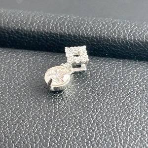 【Y-5】　ダイヤ　0.26Ct　0.04Ct　ペンダントトップ　プラチナ　Pt900刻印　ネックレスTOP　0.65ｇ