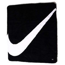 ナイキ ビッグスウッシュ フェイクファー ブランケット 定価24200円 ブラック 黒 SWOOSH 毛布_画像3