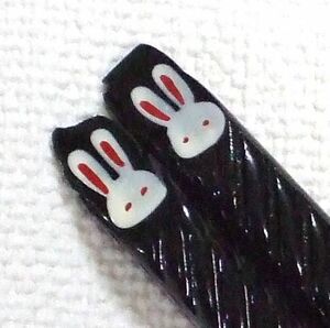 Art hand Auction ★Cute hand-painted maki-e♪ Wooden lined chopsticks black rabbit 21cm ★Free shipping★, Japanese tableware, chopsticks, Wooden (other than disposable chopsticks)