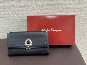 ◎Salvatore Ferragamo フェラガモ 財布 レザー ブラック ガンチーニ 金具シルバーカラー コインケース レディース 箱付き