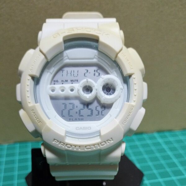 CASIO G-SHOCK　GD-100WW 電池交換済