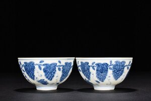 【清】某有名収集家買取品 中国 明時代 染付き 葡萄紋茶碗 二客 茶煎道具 骨董品 古美術
