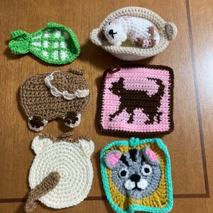 アクリル毛糸で編んだ猫さんのエコたわしセット　鍋猫他　手編みのハンドメイド品