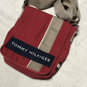 TOMMY HILFIGER トミーヒルフィガー 人気の赤ロゴカラー メッセンジャーバッグ ショルダーバッグ 赤×ネイビー 肩掛け