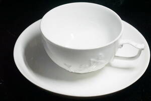 maissen white porcelain coffee cup.マイセン,白磁　コーヒーカップ。１７２０－１７２５年。