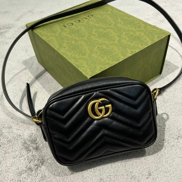 GUCCI Q1244　グッチ GGマーモント ショルダーバッグ クロスバッグ