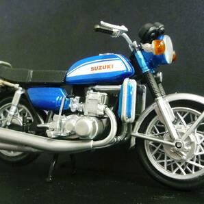 1/24 スズキ GT750 ジャッカルブルー スズキ GT 750 並列3気筒水冷 バッファロー 水牛 1971の画像3