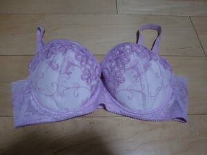 43-855：ワコール☆美品　ブラジャー　F75