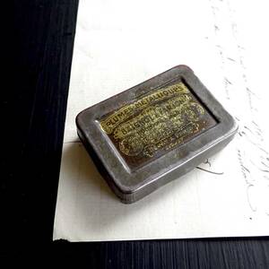 1900年代 フランス インク ペン先 缶 TIN 民藝 工藝 オブジェ 美術 骨董 古道具 縫製 古布 飾皿 皿 アンティーク