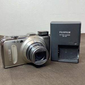 【MH-6598】中古品 訳アリ FUJIFILM 富士フイルム FinePix F550EXR コンパクトデジカメ ファインピクス 充電器付属【レタパプラス可】