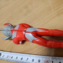 当時ものミニソフビウルトラマンタロウ珍品希少品ストリウム光線ポーズ色はげ、スレ痛みありブルマァク製絶版入手困難レア腰のみ稼働_画像7